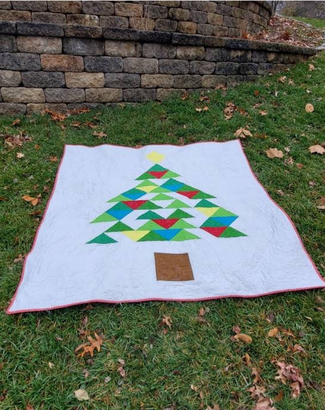 O Christmas Tree Quilt Downloadable PDF Pattern by Four Robbins Designs